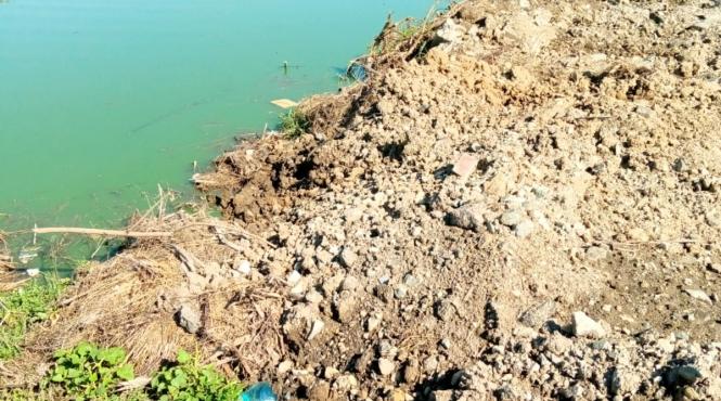 balta tuzla ingropata in gunoaie