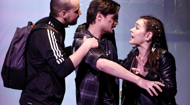 spectacolul copiii noptii selectat la festivalul national de teatru fnt