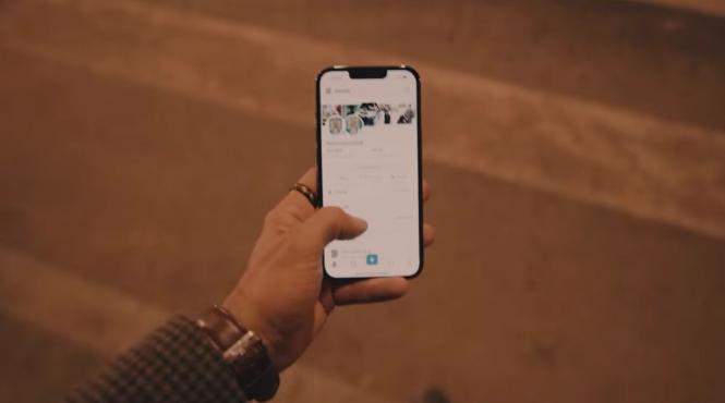 avertismentul politiei nu asculta muzica in casti cand traversezi sau nu utiliza telefonul sau nu alerga cand vrei sa utilizezi trecerea pentru pietoni