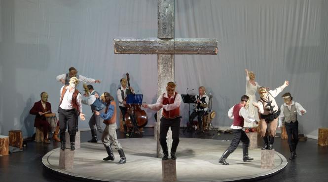 alinare stramoseasca de tamasi aron in regia lui laszlo beres la teatrul maghiar de stat cluj