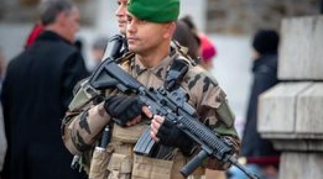 franta a decis suplimentarea prezentei militare in romania