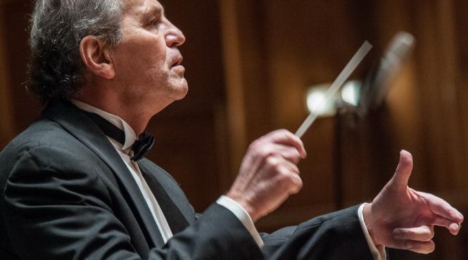 dirijorul cristian mandeal si violonistul valentin serban deschid stagiunea orchestrei de camera radio