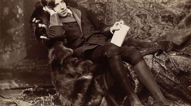 oscar wilde un veritabil dandy intors pe dos