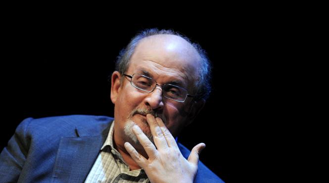 scriitorul salman rushdie si a pierdut vederea la un ochi in urma atacului din august