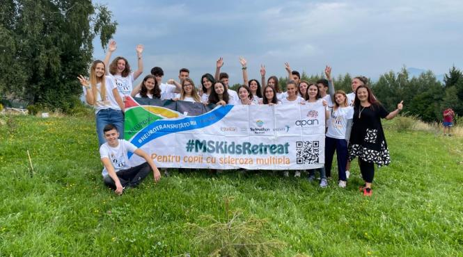 copii cu scleroza multipla si parintii lor in tabara la poiana marului in fiecare an incercam sa le aratam si alta fata a diagnosticului