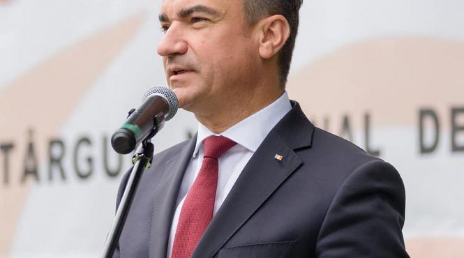 in loc de centrale nucleare de cartier primaria iasi aduce cu trenul huila din portul constanta