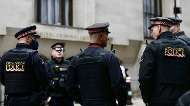 soc un barbat a atacat un centru vamal din marea britanie si s a sinucis