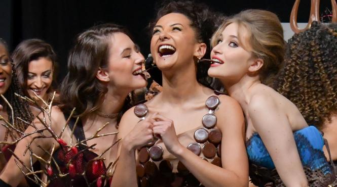 salon du chocolat 2022 cea mai gustoasa parada a rochiilor din lume