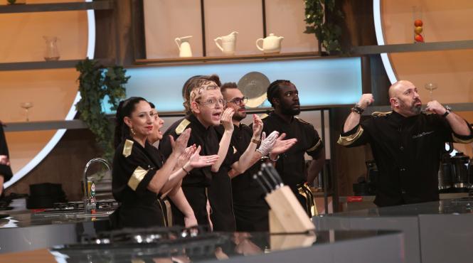 chefi la cutite lider de audienta cu editia de miercuri seara in care battle ul a fost castigat de catalin scarlatescu tema probei a fost marul discordiei intre cei trei chefi