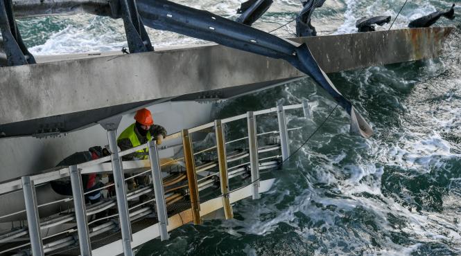 locuitorii kievului cumpara noi timbre care celebreaza explozia de la podul kerch