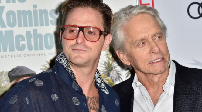 michael douglas face echipa cu fiul sau cameron in drama blood knot