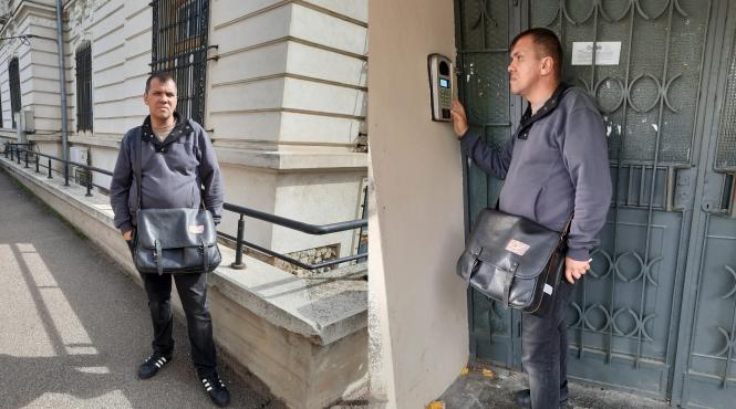 cristian postasul care aduce pensia si salveaza o viata ce faci mamaie voiai sa pleci