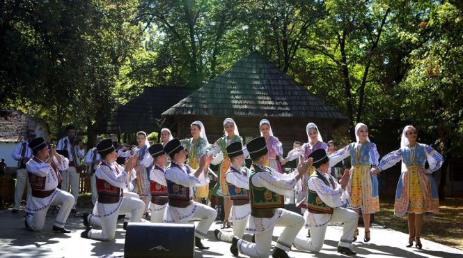 de unde cununa vine spectacol aniversar 75 de ani cununa carpatilor