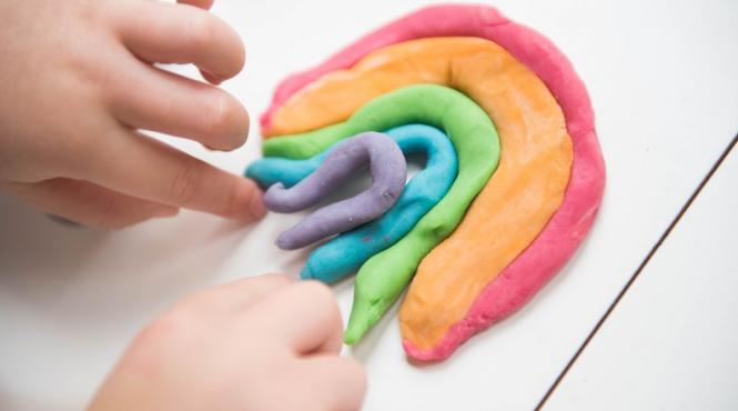 jocul cu plastilina 5 beneficii pentru cei mici