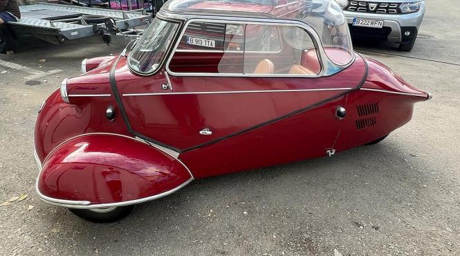 un scuter exclusivist a venit la inspectia rar la 71 de ani de la fabricatie este in stare aproape perfecta