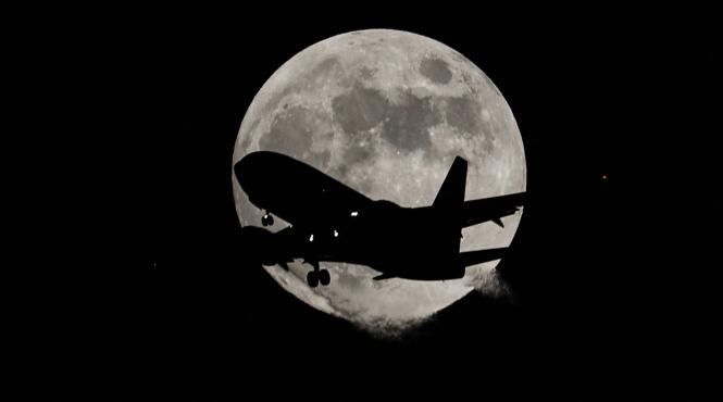 imagini spectaculoase cu luna plina din noiembrie