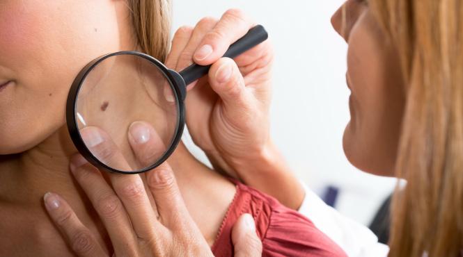 o femeie s a chinuit 10 ani pentru a afla ce boala are boala cu care ma luptam de peste 10 ani a fost identificata in 10 secunde