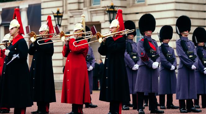 petrecere privata la palatul buckingham regele charles implineste 74 de ani