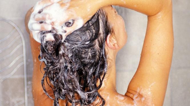 19 sampoane retrase din magazine pentru un potential ingredient cauzator de cancer