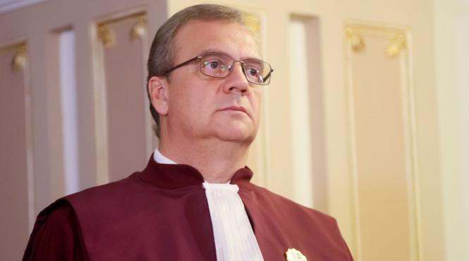 magistratul ccr attila varga subliniaza pericolul exonerarii judecatorilor de la obligatia respectarii deciziilor curtii constitutionale