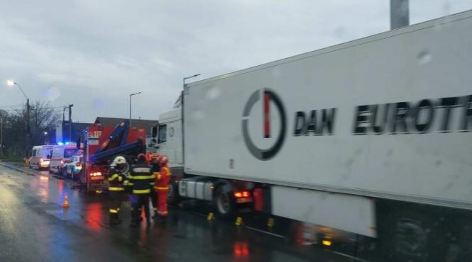 tragedie in hunedoara o femeie a fost lovita mortal de un tir care a dat cu spatele