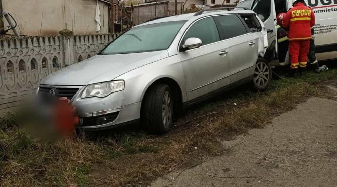 accident pieton femeie volan masina trotuar