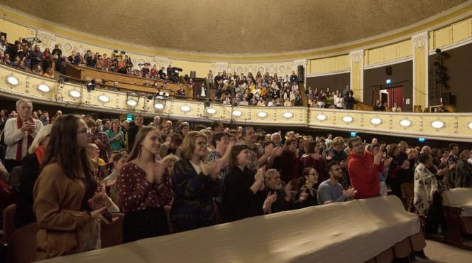 cea de a 8 a editie a festivalului international de teatru interferente la final