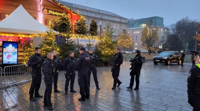 alerta securitate dusseldorf evacuat targ craciun