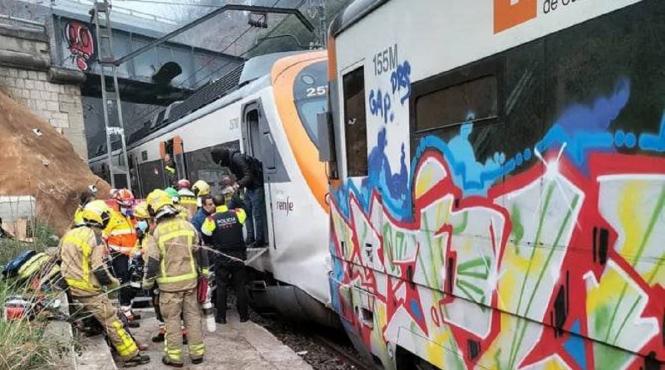 trenuri ciocnire perfieria barcelonei 150 persoane ranite