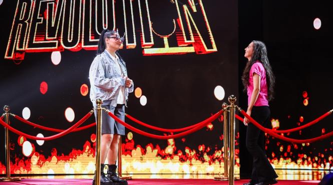 ioana state andreea curea johny romano si george mesaros printre primii semifinalisti care se vor duela pentru un loc in finala stand up revolution