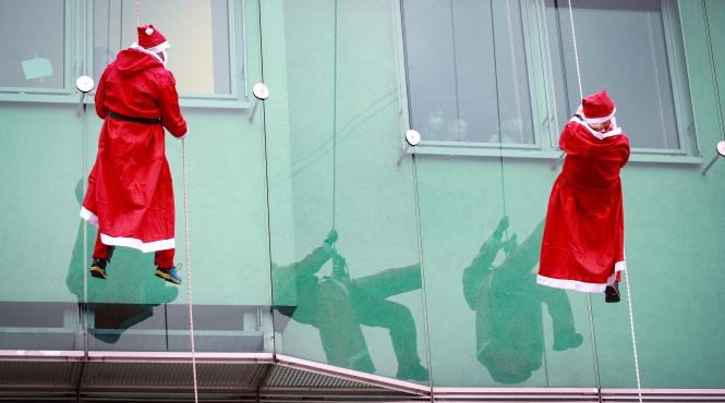 mos craciun escaladat spital copii bolnavi