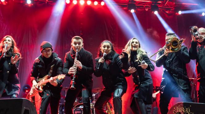 targul de craciun bucuresti la final cinci saptamani de sarbatoare peste 200 de artisti 57 de concerte zeci de mestesugari si artizani participanti mos craciun si peste 900 000 de vizitatori