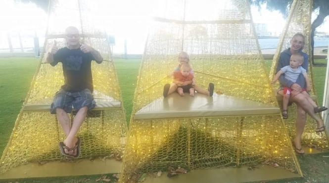 incredibil parinti morti copii supravietuit doua zile masina rasturnata