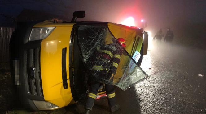accident masina transport paine microbuz scolar