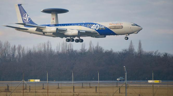 avion awacs ateriza baza militara otopeni nato monitorizeaza belarus