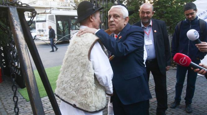 petre daea vaca dusman