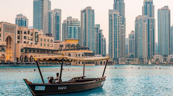 vacante dubai buzunare strainatate parasuta scufundari piscina