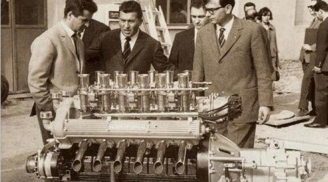 lamborghini aventador motor v12 aspirat