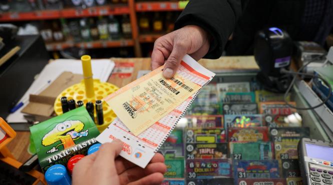 adolescenta canada castiga 48 milioane dolari primul bilet loterie