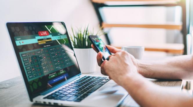 doi frati gemeni romani s au regasit dupa jumatate secol canada