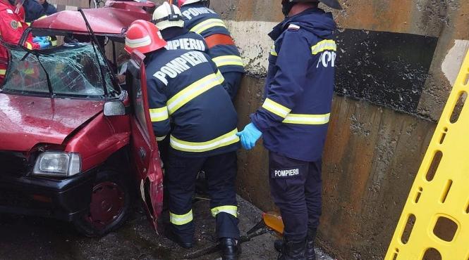 barbat mort masina contrasens lovit tir