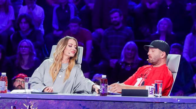 auditii iumor surprize robert tudor