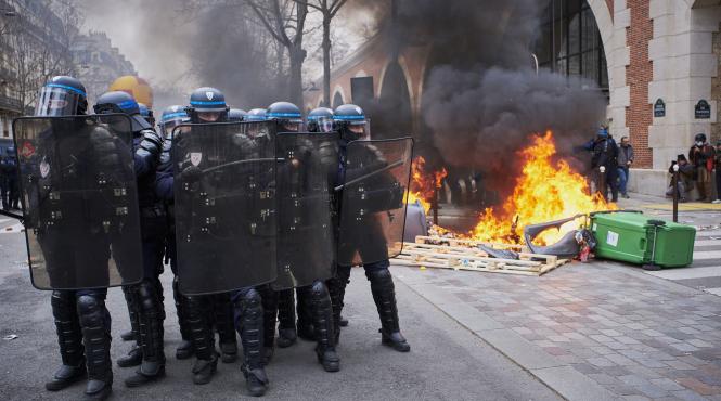 proteste uriase franta senat adopta reforma pensii