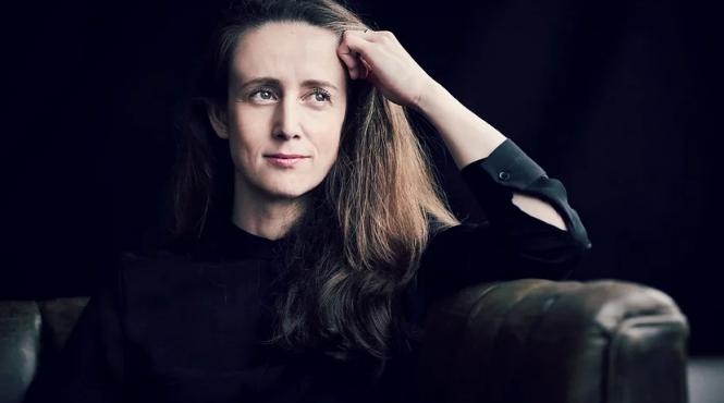 dirijoarea orchestrei simfonice din canberra jessica cottis invitata la sala radio