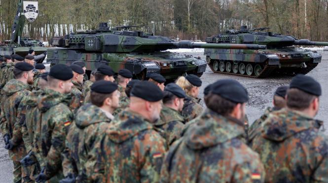 militari ucraineni pregatiti tancuri leopard 2