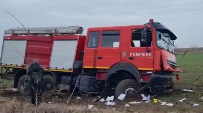 masina pompieri deplasare spre incendiu rasturnata