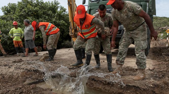 alunecari teren 11 morti ecuador
