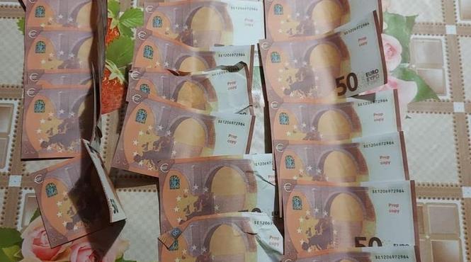 perchezitii euro falsi