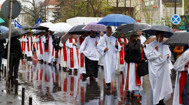2 aprilie arhiepiscopia romano catolica de bucuresti organizeaza procesiunea de florii pe strazile capitalei