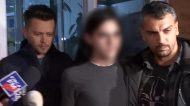 mesaj elev 16 ani atac cutit profesoara